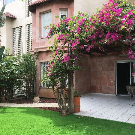 Pool & Garden Aparthotel Rehovot ภายนอก รูปภาพ